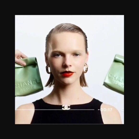 CHANEL MAKEUP TAKEAWAYS POUCH MAKEUP BAG Limited Edition NIB - Picture 3 of 11